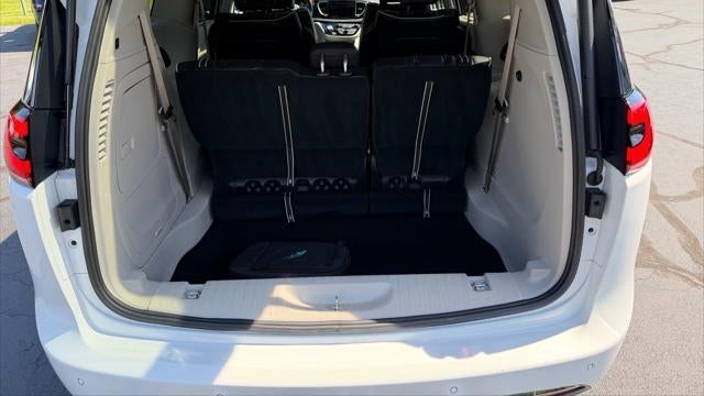 2023 Chrysler Pacifica Plug-In Hybrid Limited