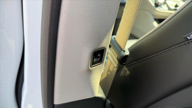2023 Chrysler Pacifica Plug-In Hybrid Limited