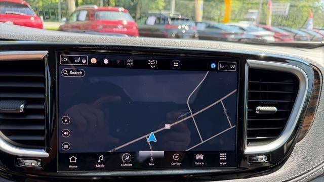 2023 Chrysler Pacifica Plug-In Hybrid Limited