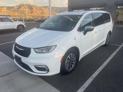 2023 Chrysler Pacifica Plug-In Hybrid Limited 4DR Mini-Van