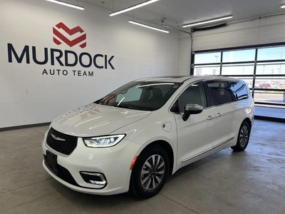 2023 Chrysler Pacifica Plug-In Hybrid Limited 4DR Mini-Van