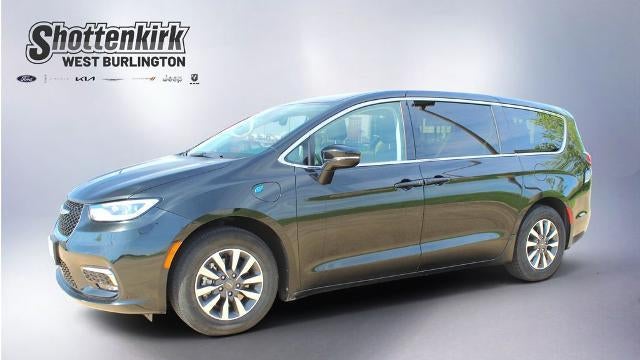 Preowned 2024 Chrysler Pacifica Plug-In Hybrid Road Tripper for Sale