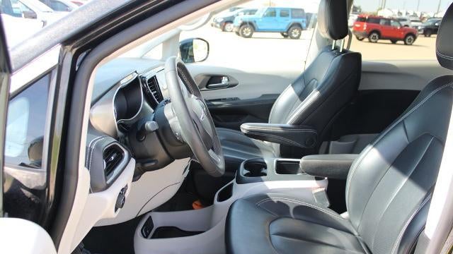 2024 Chrysler Pacifica Plug-In Hybrid Road Tripper