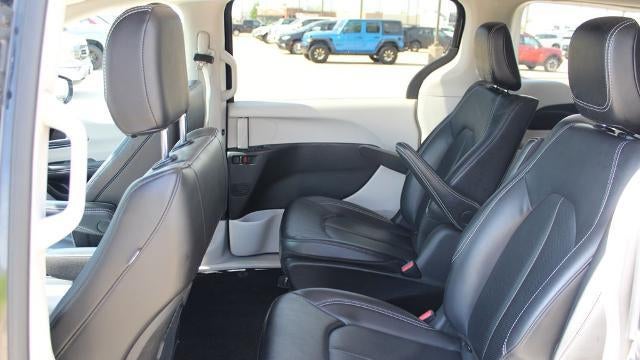 2024 Chrysler Pacifica Plug-In Hybrid Road Tripper