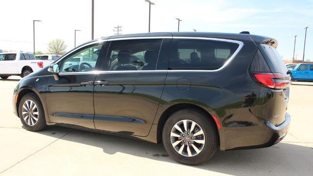2024 Chrysler Pacifica Plug-In Hybrid Road Tripper