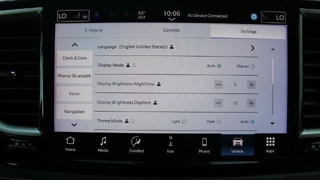 2024 Chrysler Pacifica Plug-In Hybrid Road Tripper