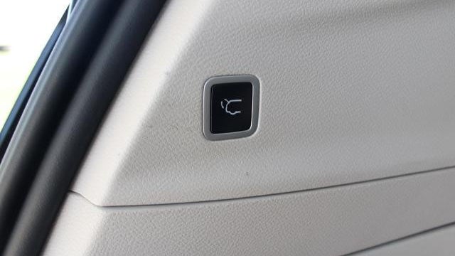 2024 Chrysler Pacifica Plug-In Hybrid Road Tripper