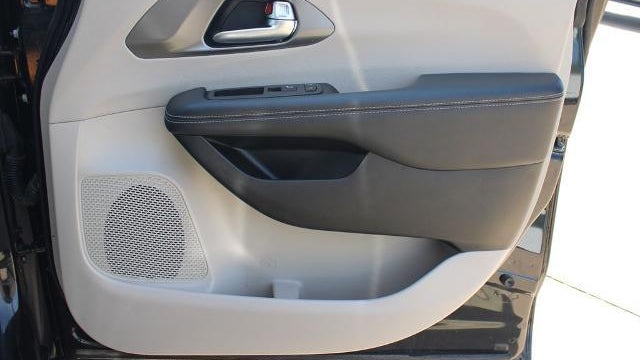 2024 Chrysler Pacifica Plug-In Hybrid Road Tripper