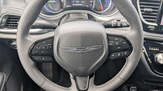 2024 Chrysler Pacifica Plug-In Hybrid S Appearance
