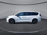2024 Pacifica Plug-In Hybrid Thumbnail 5