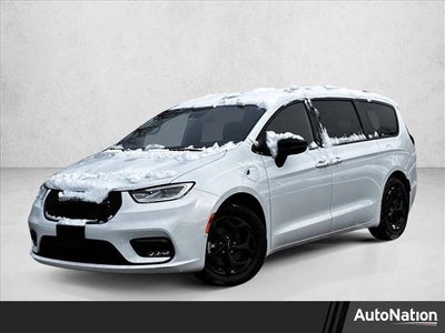 Photo of a 2024 Chrysler Pacifica Plug-In Hybrid S Appearance 4DR Mini-Van for sale