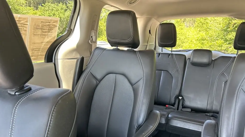 2024 Chrysler Pacifica Plug-In Hybrid Road Tripper
