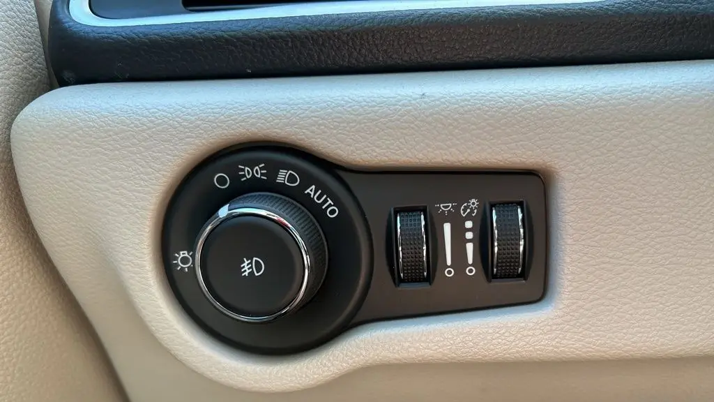2024 Chrysler Pacifica Plug-In Hybrid Road Tripper