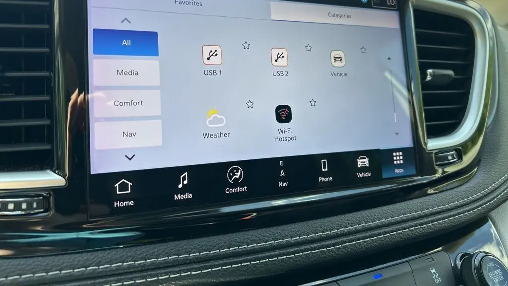 2024 Chrysler Pacifica Plug-In Hybrid Road Tripper