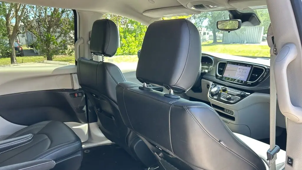 2024 Chrysler Pacifica Plug-In Hybrid Road Tripper