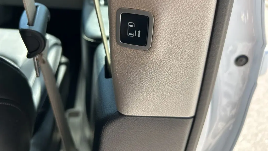 2024 Chrysler Pacifica Plug-In Hybrid Road Tripper