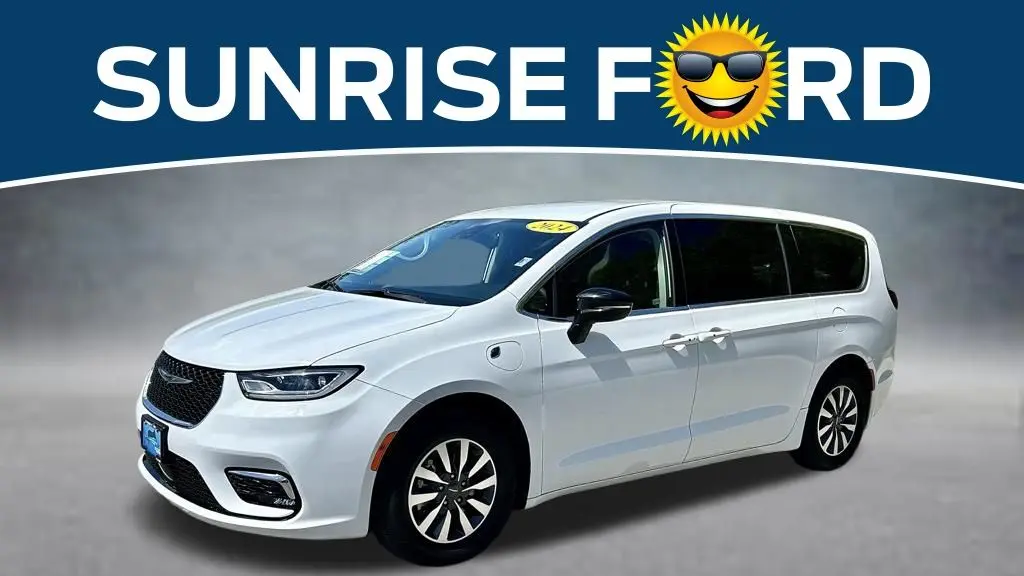 2024 Chrysler Pacifica Plug-In Hybrid Road Tripper