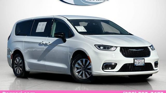 Preowned 2024 Chrysler Pacifica Plug-In Hybrid Road Tripper for Sale