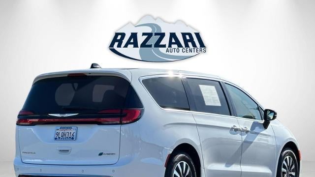 2024 Chrysler Pacifica Plug-In Hybrid Road Tripper