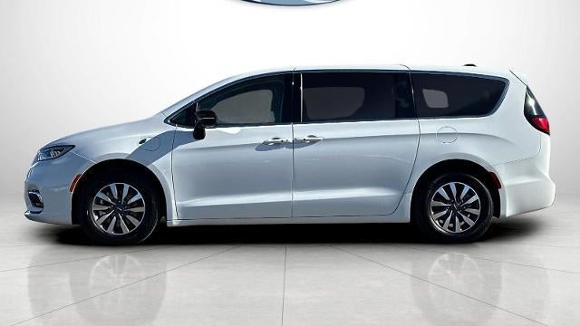 2024 Chrysler Pacifica Plug-In Hybrid Road Tripper