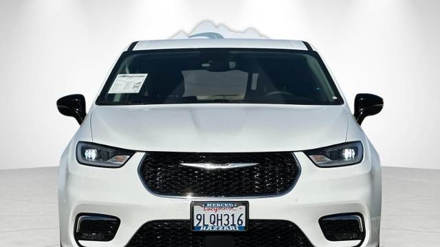 2024 Chrysler Pacifica Plug-In Hybrid Road Tripper
