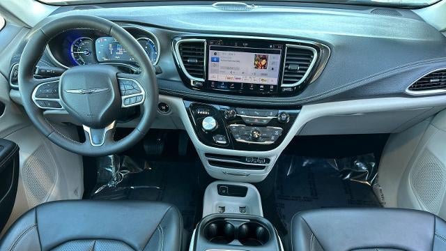 2024 Chrysler Pacifica Plug-In Hybrid Road Tripper
