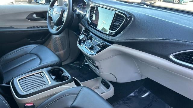 2024 Chrysler Pacifica Plug-In Hybrid Road Tripper