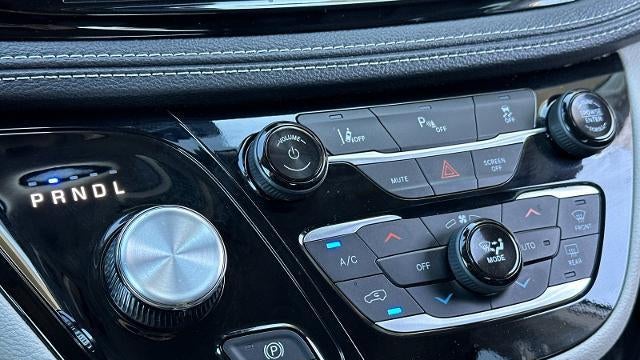 2024 Chrysler Pacifica Plug-In Hybrid Road Tripper