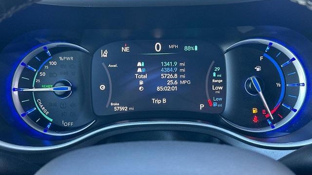 2024 Chrysler Pacifica Plug-In Hybrid Road Tripper