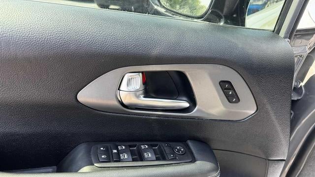 2025 Chrysler Pacifica Plug-In Hybrid Select