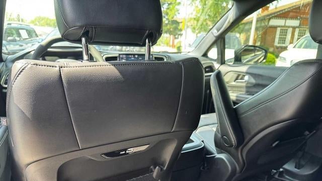 2025 Chrysler Pacifica Plug-In Hybrid Select