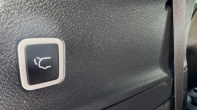 2025 Chrysler Pacifica Plug-In Hybrid Select