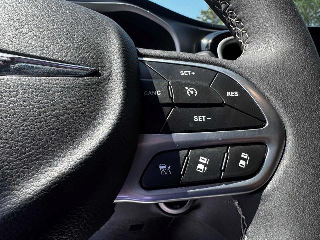 2025 Chrysler Pacifica - $33,982