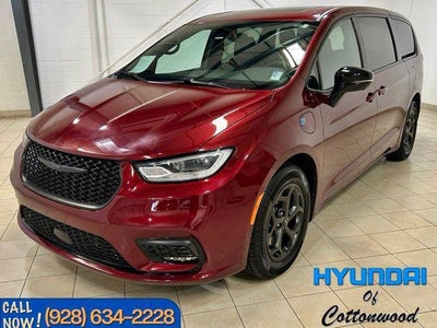 2023 Chrysler Pacifica Plug-In Hybrid Limited 4DR Mini-Van