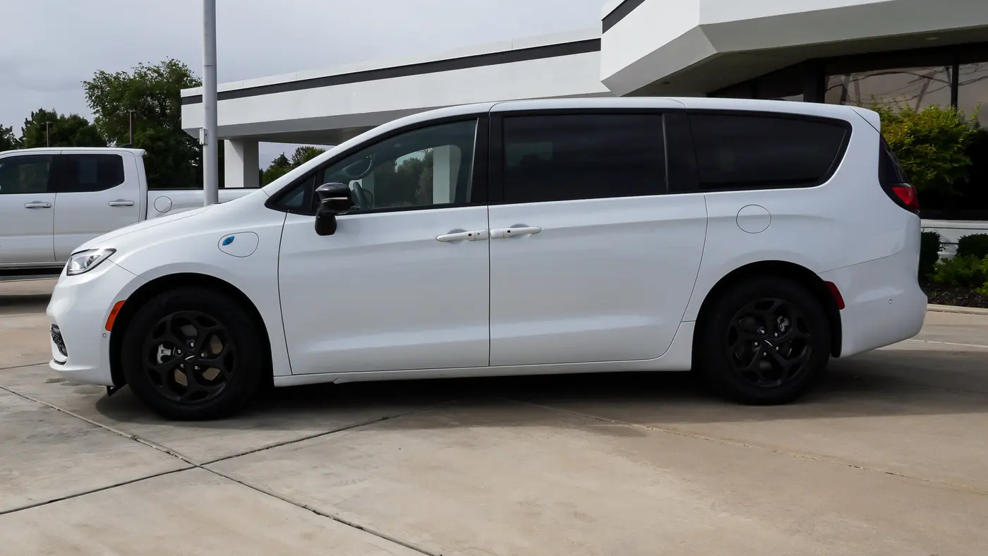 2023 Chrysler Pacifica Plug-In Hybrid Limited