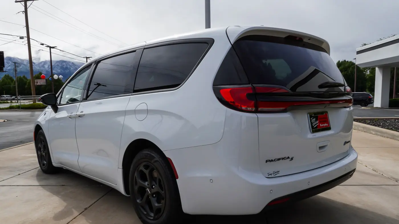 2023 Chrysler Pacifica Plug-In Hybrid Limited