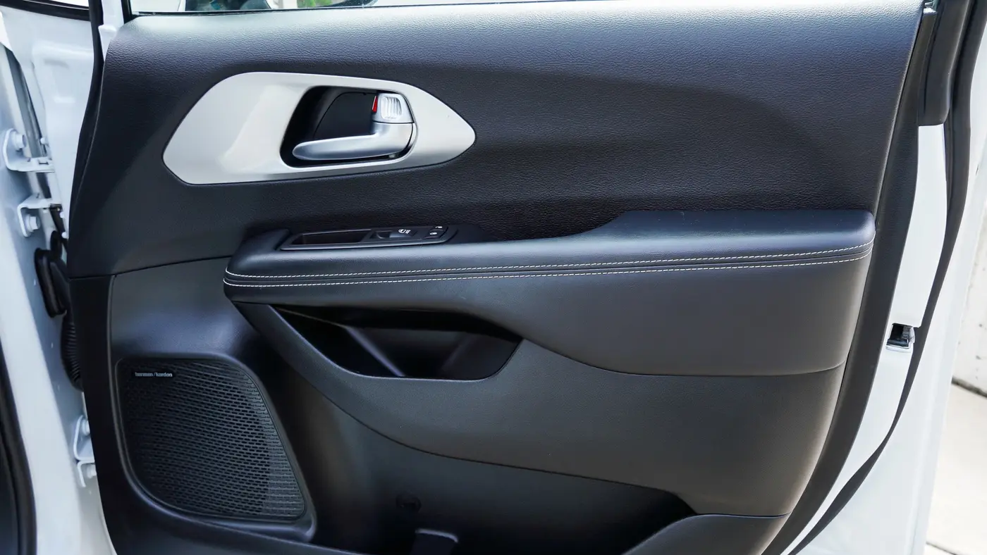 2023 Chrysler Pacifica Plug-In Hybrid Limited