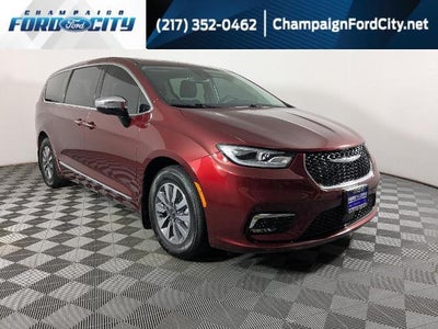 Photo of a 2023 Chrysler Pacifica Plug-In Hybrid Limited 4DR Mini-Van for sale