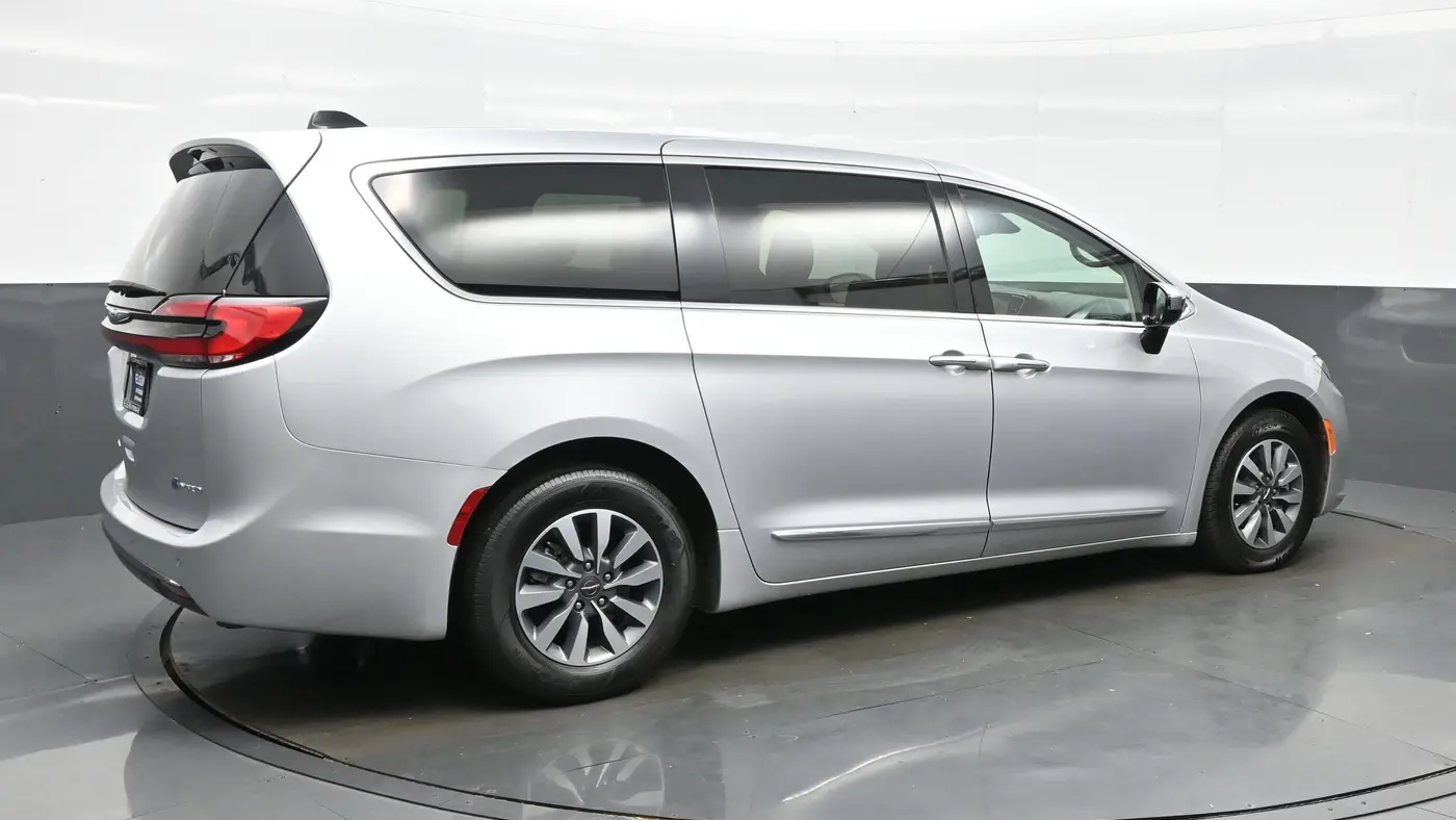 2023 Chrysler Pacifica Plug-In Hybrid Limited