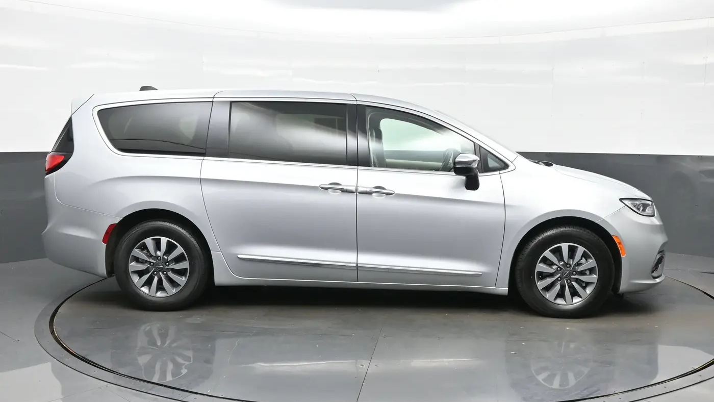 2023 Chrysler Pacifica Plug-In Hybrid Limited