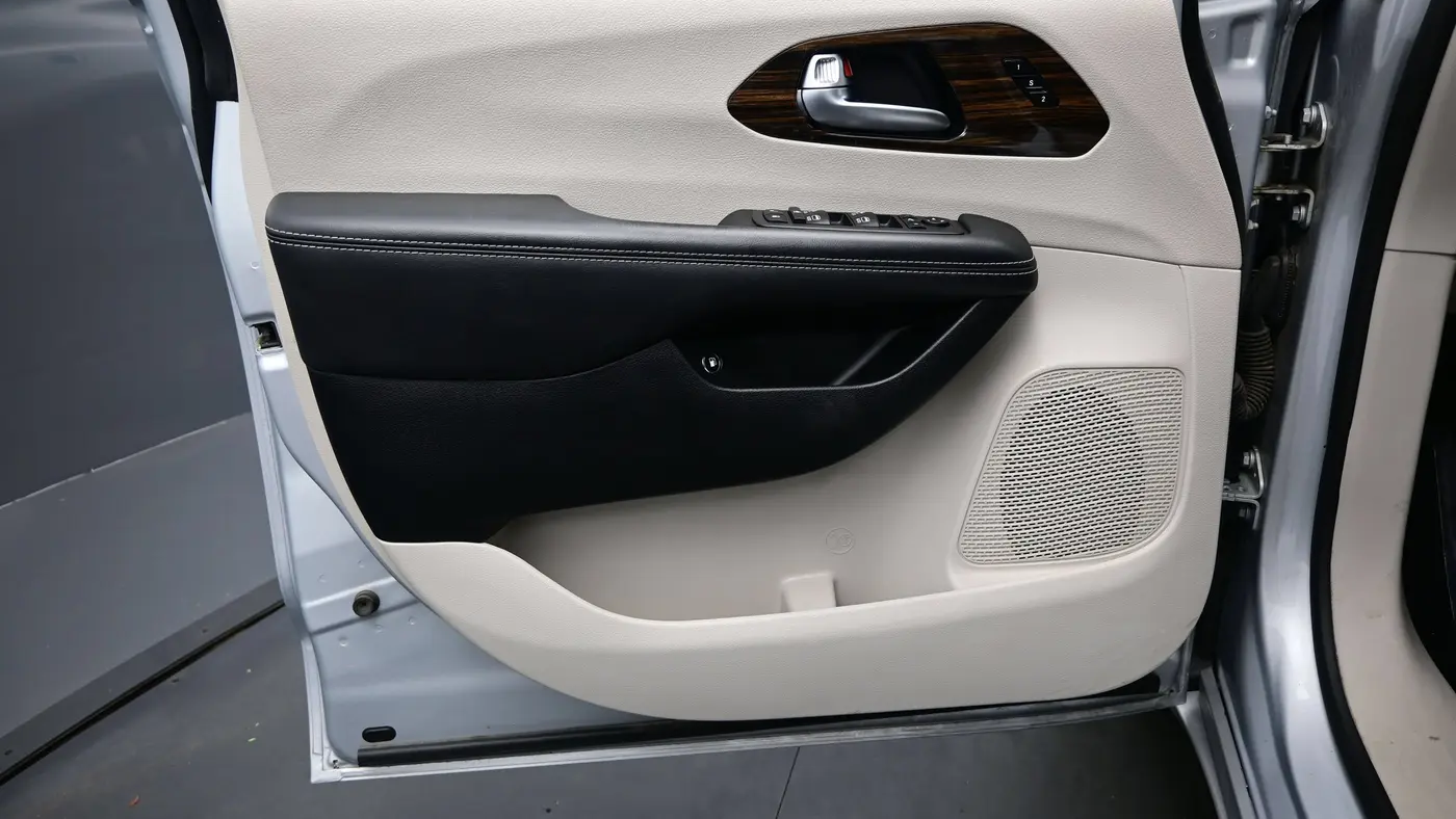 2023 Chrysler Pacifica Plug-In Hybrid Limited