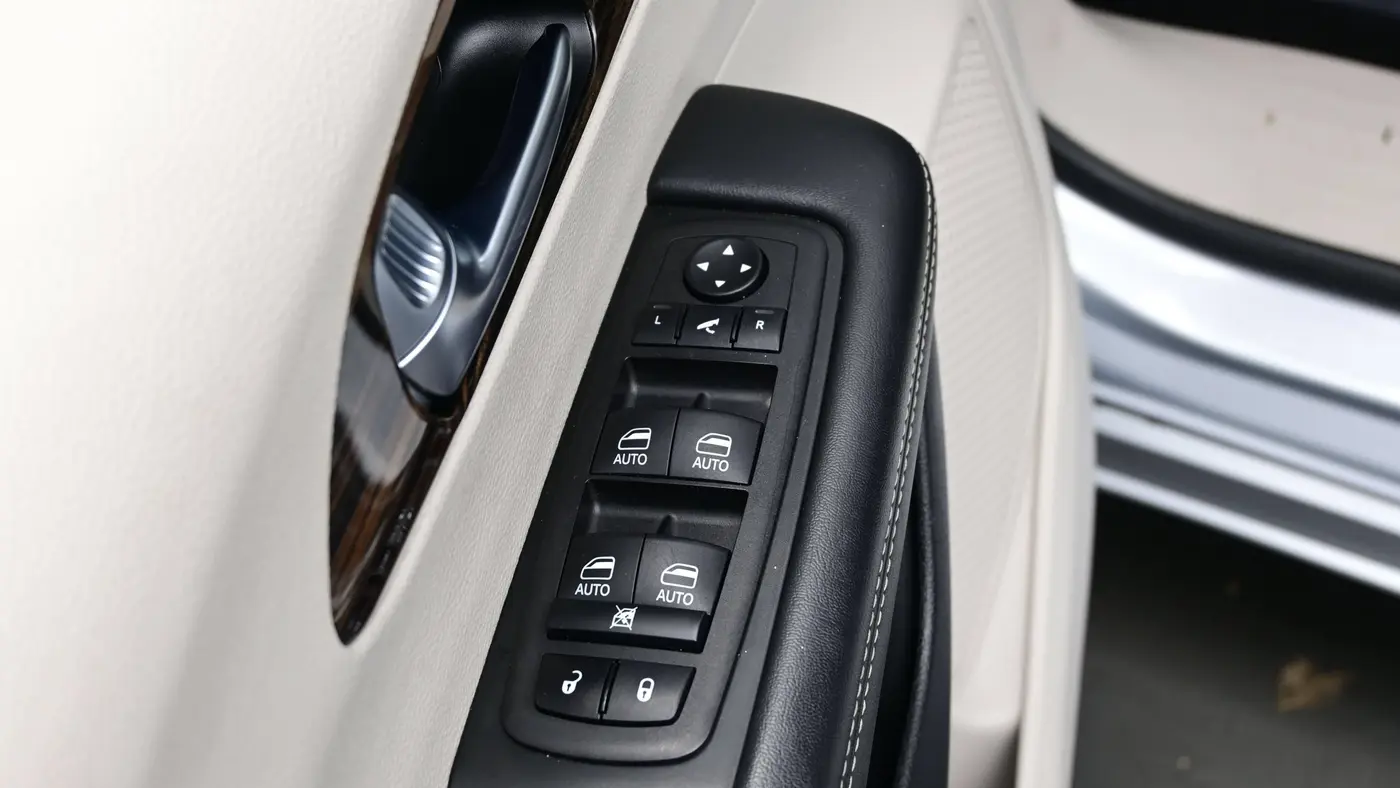 2023 Chrysler Pacifica Plug-In Hybrid Limited