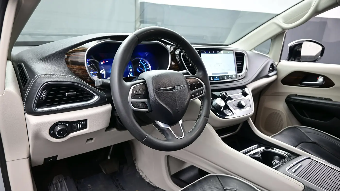 2023 Chrysler Pacifica Plug-In Hybrid Limited