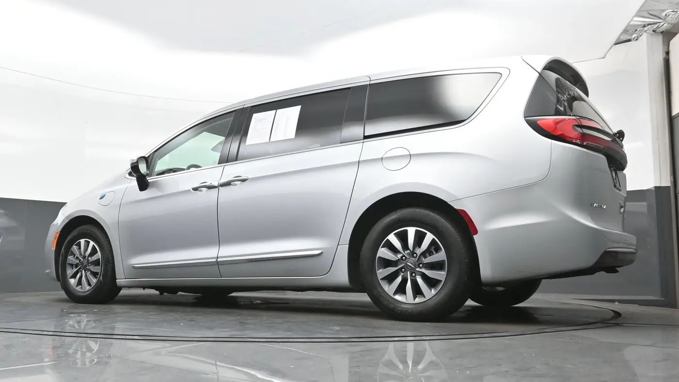 2023 Chrysler Pacifica Plug-In Hybrid Limited
