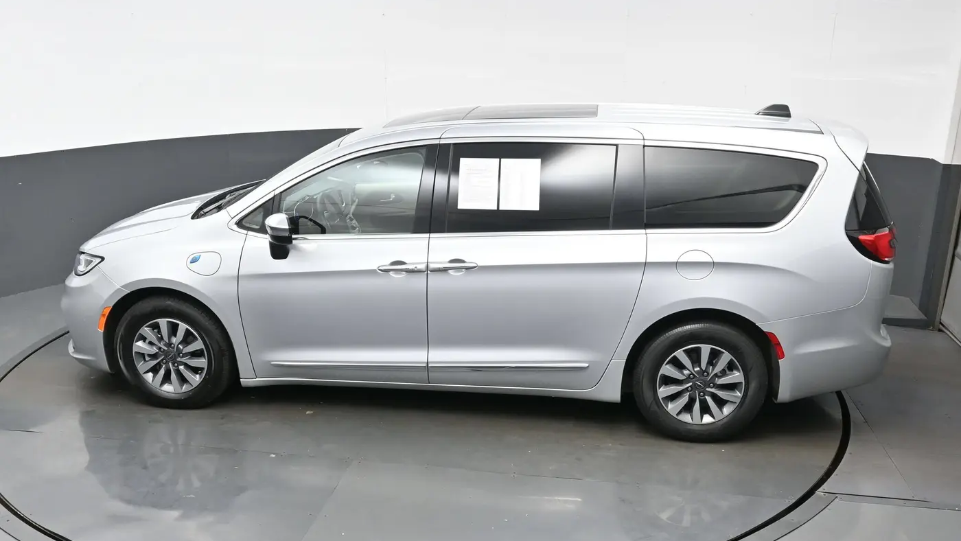 2023 Chrysler Pacifica Plug-In Hybrid Limited