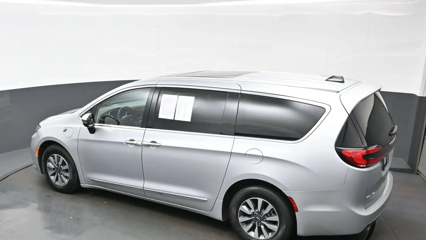 2023 Chrysler Pacifica Plug-In Hybrid Limited