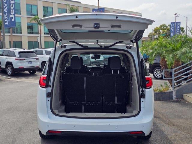 2024 Chrysler Pacifica - $18,984