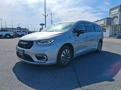 Photo of a 2024 Chrysler Pacifica Plug-In Hybrid Road Tripper 4DR Mini-Van for sale