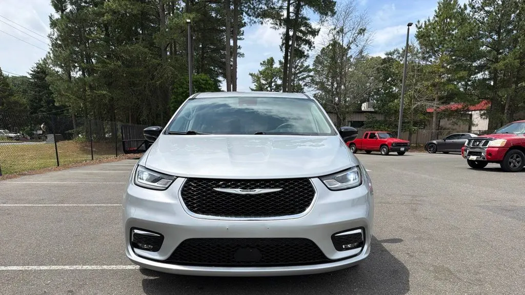 2024 Chrysler Pacifica Plug-In Hybrid Select
