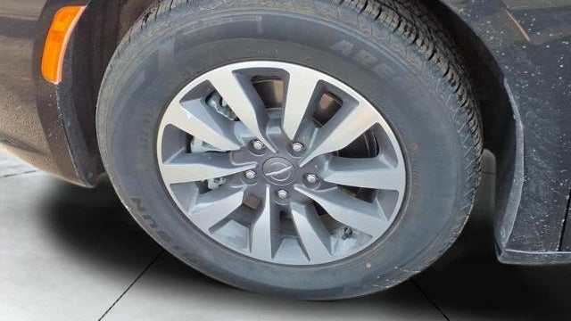 2024 Chrysler Pacifica Plug-In Hybrid Road Tripper